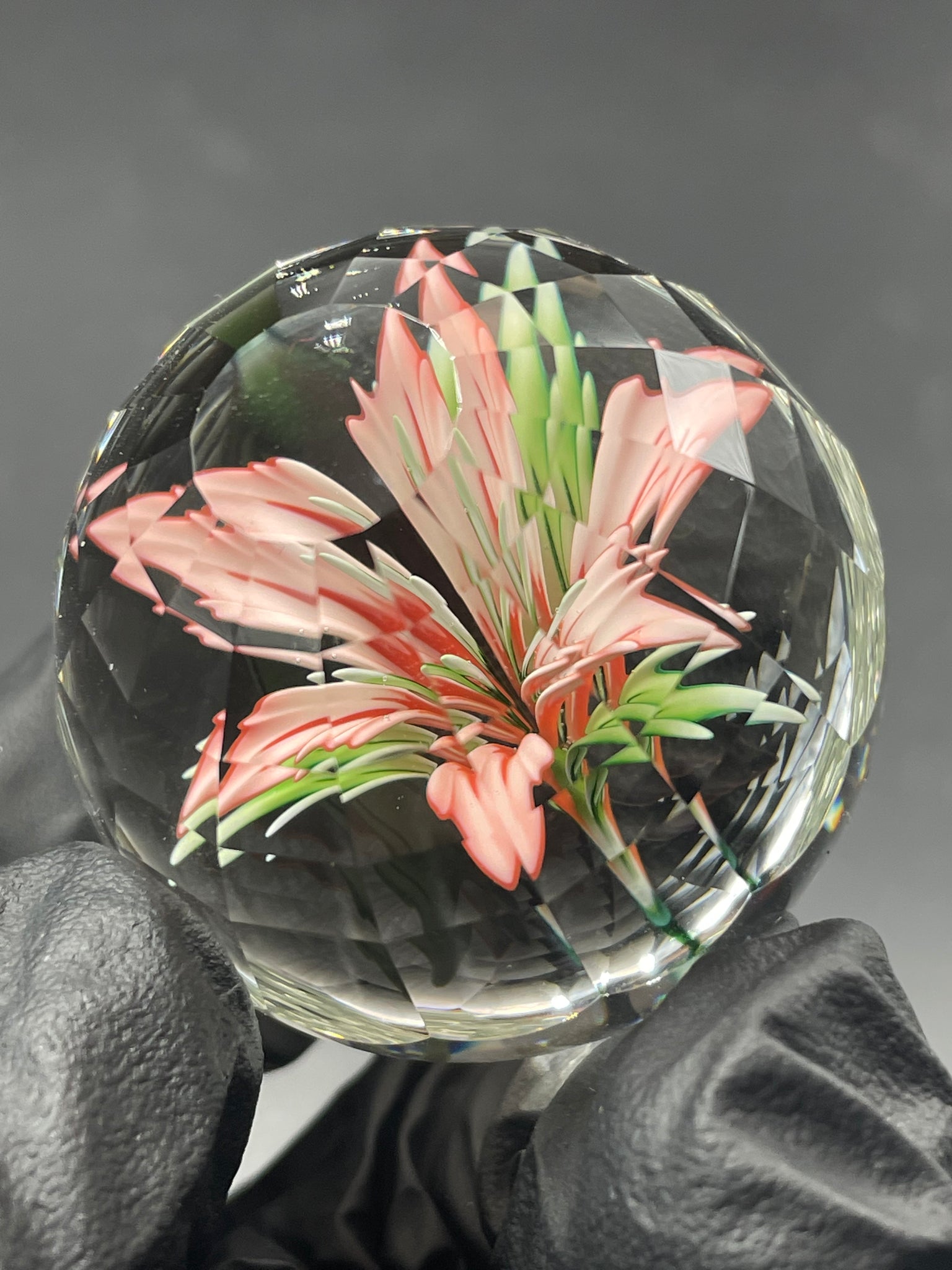 Mr Facets - Azalea MIB